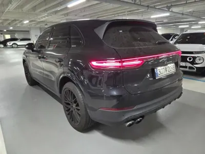 Porsche Cayenne 2019, 121900 км, за 43500000 KRW