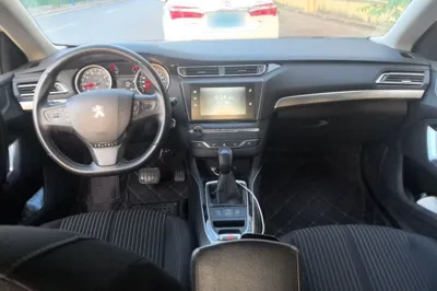 Peugeot 408 2016, 59900 км, за 29331.37 CNY - фото 10