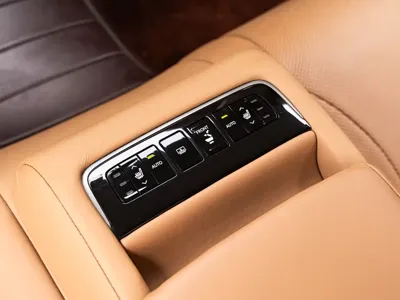 Lexus LS 2019, 145000 км, за 229600 CNY - фото 18