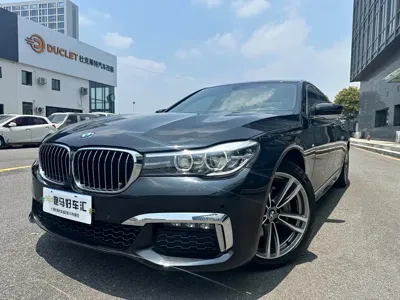 BMW 7 Series · 2018 год