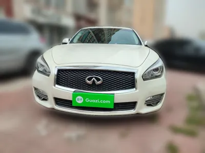 Infiniti Q70 2017, 63100 км, за 99552.99 CNY