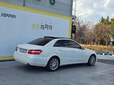 Mercedes-Benz E-Class 2012, 104739 км, за 7990000 KRW