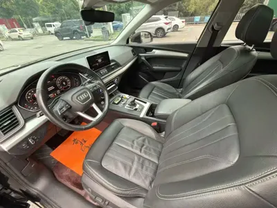 Audi Q5L 2020, 80000 км, за 108800 CNY
