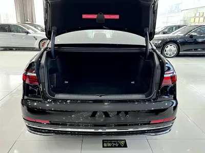 Audi A8 2025, 9000 км, за 700300 CNY - фото 28
