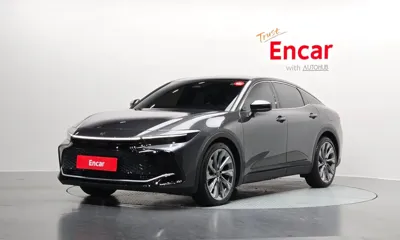Toyota Crown · 2023 год