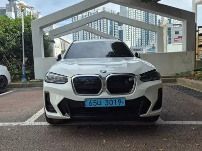 BMW iX3 · 2023 год