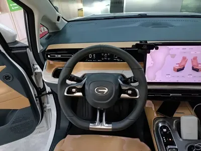 GAC Motor 传祺E8 PHEV 2024, 23600 км, за 145000 CNY - фото 11