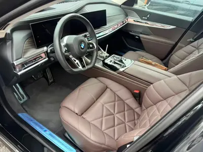 BMW 7 Series 2024, 2500 км, за 569800 CNY - фото 2