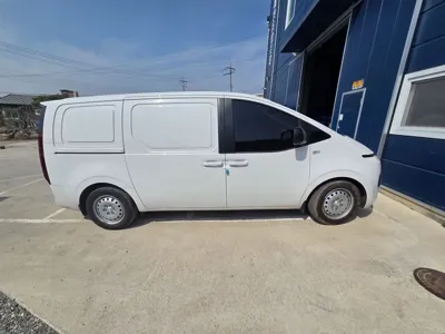 Hyundai Staria 2025, 24000 км, за 23000000 KRW