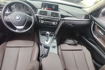 BMW 3 Series 2019, 90100 км, за 104514.28 CNY - фото 12