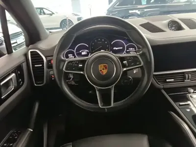 Porsche Cayenne Hybrid 2021, 93699 км, за 315300 CNY - фото 17