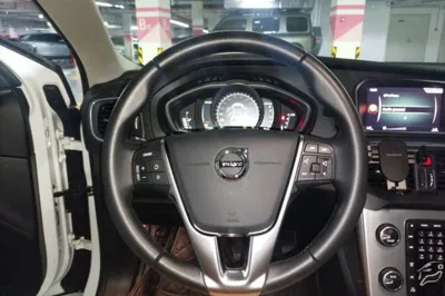 Volvo V40 2018, 22800 км, за 68951.8 CNY - фото 7