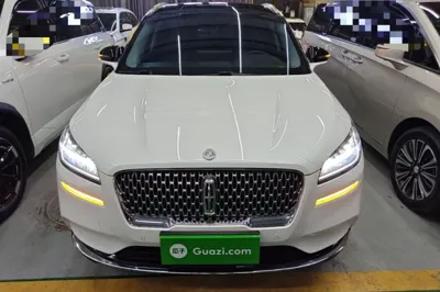 Lincoln Corsair · 2022 год