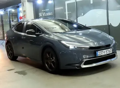 Toyota Prius · 2024 год
