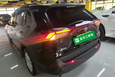 Toyota RAV4 2022, 20900 км, за 112427.86 CNY