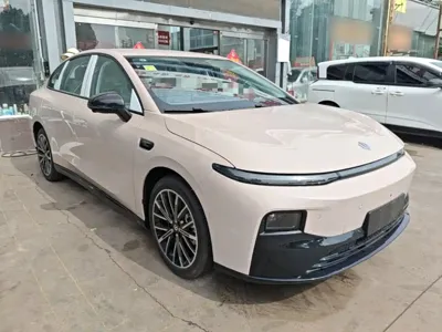 Leapmotor 零跑B01 2026, 100 км, за 81400 CNY