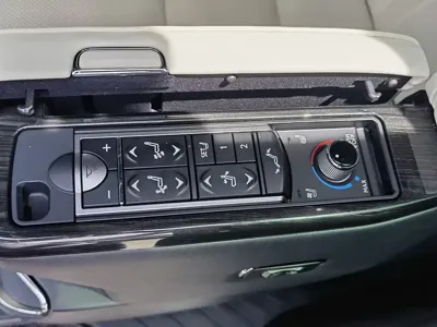 Lexus LM 2021, 52000 км, за 718000 CNY - фото 10
