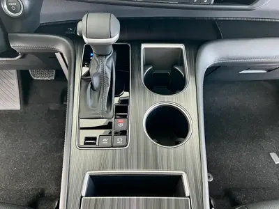 Toyota Sienna 2025, 10000 км, за 280300 CNY - фото 17