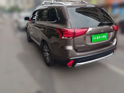 Mitsubishi Outlander 2016, 145400 км, за 45111.32 CNY