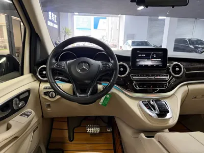 Mercedes-Benz V-Class 2019, 210000 км, за 131700 CNY - фото 8