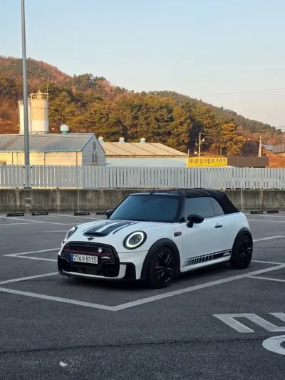 MINI Cooper Convertible · 2022 год