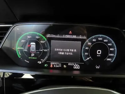 Audi e-tron 2022, 200319 км, за 34990000 KRW - фото 9