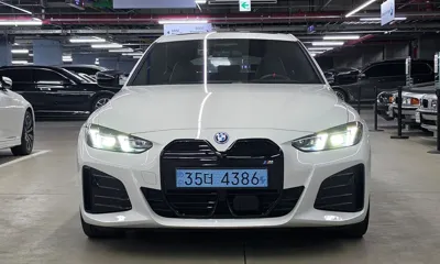 BMW i4 2025, 4293 км, за 69000000 KRW