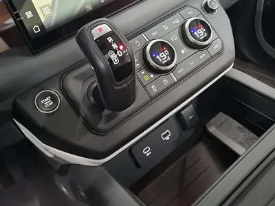 Land Rover Defender 2023, 55655 км, за 81500000 KRW - фото 9