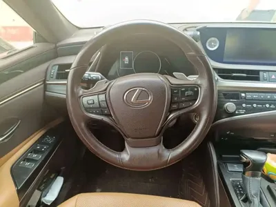 Lexus ES 2021, 105100 км, за 135000 CNY - фото 9