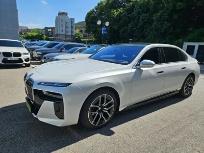 BMW i7 · 2026 год