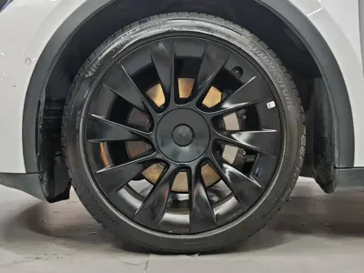 Tesla Model Y 2022, 65000 км, за 183000 CNY - фото 7