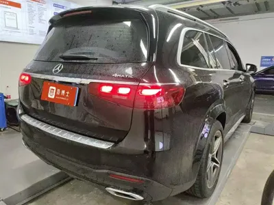Mercedes-Benz GLS 2023, 27400 км, за 650000 CNY