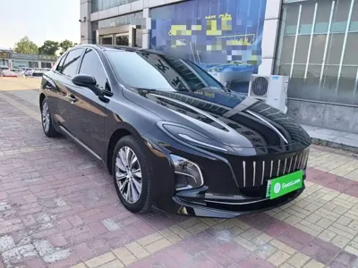 Hongqi Hongqi E-QM5 2023, 64500 км, за 64200 CNY