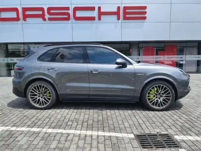 Porsche Cayenne Hybrid 2021, 58000 км, за 368000 CNY - фото 4