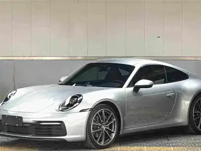 Porsche 911 · 2025 год