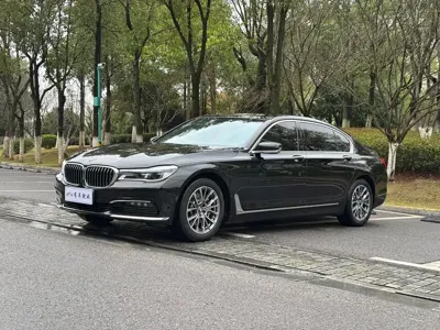 BMW 7 Series · 2017 год
