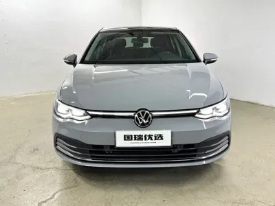 Volkswagen Golf 2024, 31000 км, за 117800 CNY