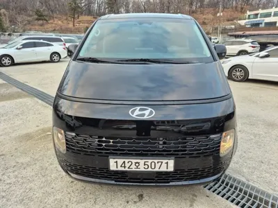 Hyundai Staria 2025, 8400 км, за 99990000 KRW