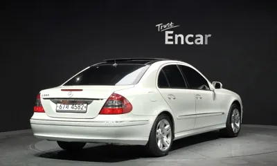Mercedes-Benz E-Class 2009, 127133 км, за 9700000 KRW