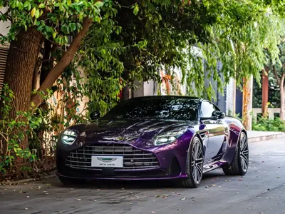 Aston Martin DB12 2024, 2300 км, за 2658000 CNY