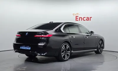 BMW i7 2025, 13842 км, за 999990000 KRW