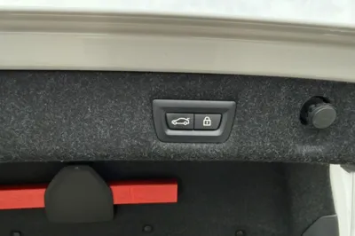 BMW 5 Series New Energy 2022, 36400 км, за 230344.11 CNY - фото 36