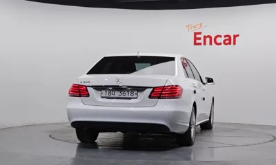 Mercedes-Benz E-Class 2014, 130131 км, за 9000000 KRW