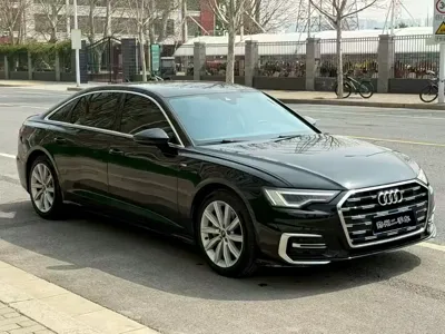 Audi A6L 2023, 60000 км, за 229800 CNY