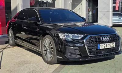 Audi A8 · 2022 год