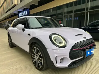 MINI Mini Clubman 2023, 34000 км, за 195799 CNY