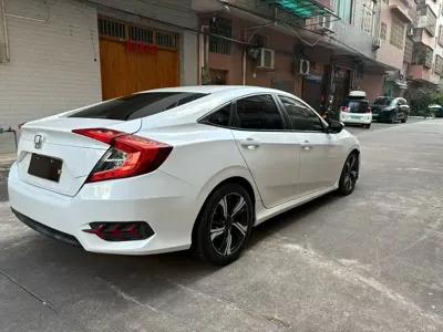 Honda Civic 2017, 90000 км, за 46800 CNY - фото 5
