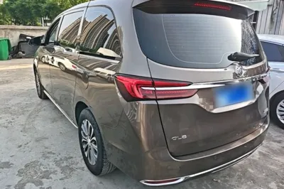 Buick GL8 2023, 109300 км, за 135823.77 CNY