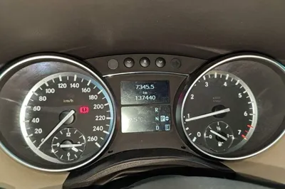 Mercedes-Benz R-Class 2017, 137400 км, за 93329.32 CNY - фото 19