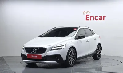 Volvo V40 · 2019 год